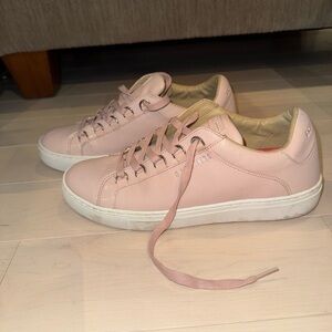 Sketchers women’s size 10